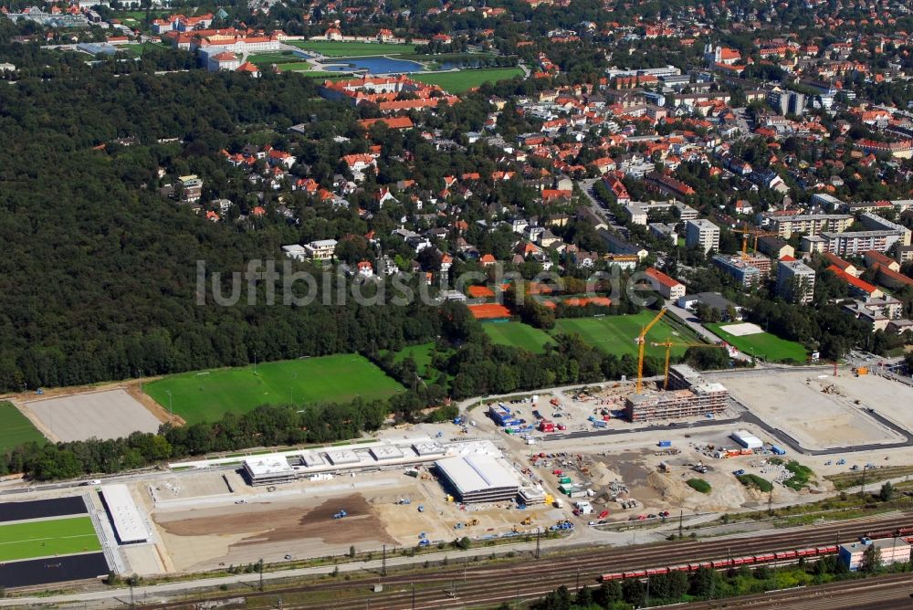 Luftaufnahme München - Baustelle zum Neubau einer Mehrfamilienhaus-Wohnanlage Am Hirschgarten im Ortsteil Neuhausen-Nymphenburg in München im Bundesland Bayern, Deutschland