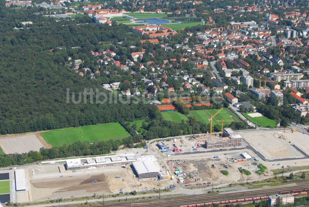 München von oben - Baustelle zum Neubau einer Mehrfamilienhaus-Wohnanlage Am Hirschgarten im Ortsteil Neuhausen-Nymphenburg in München im Bundesland Bayern, Deutschland