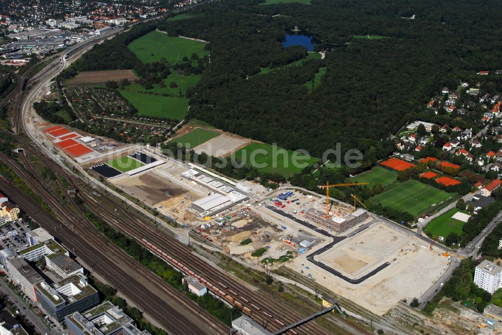 Luftbild München - Baustelle zum Neubau einer Mehrfamilienhaus-Wohnanlage Am Hirschgarten im Ortsteil Neuhausen-Nymphenburg in München im Bundesland Bayern, Deutschland