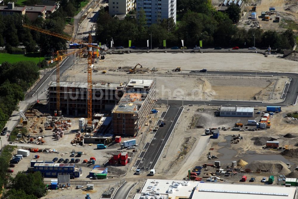 München von oben - Baustelle zum Neubau einer Mehrfamilienhaus-Wohnanlage Am Hirschgarten im Ortsteil Neuhausen-Nymphenburg in München im Bundesland Bayern, Deutschland