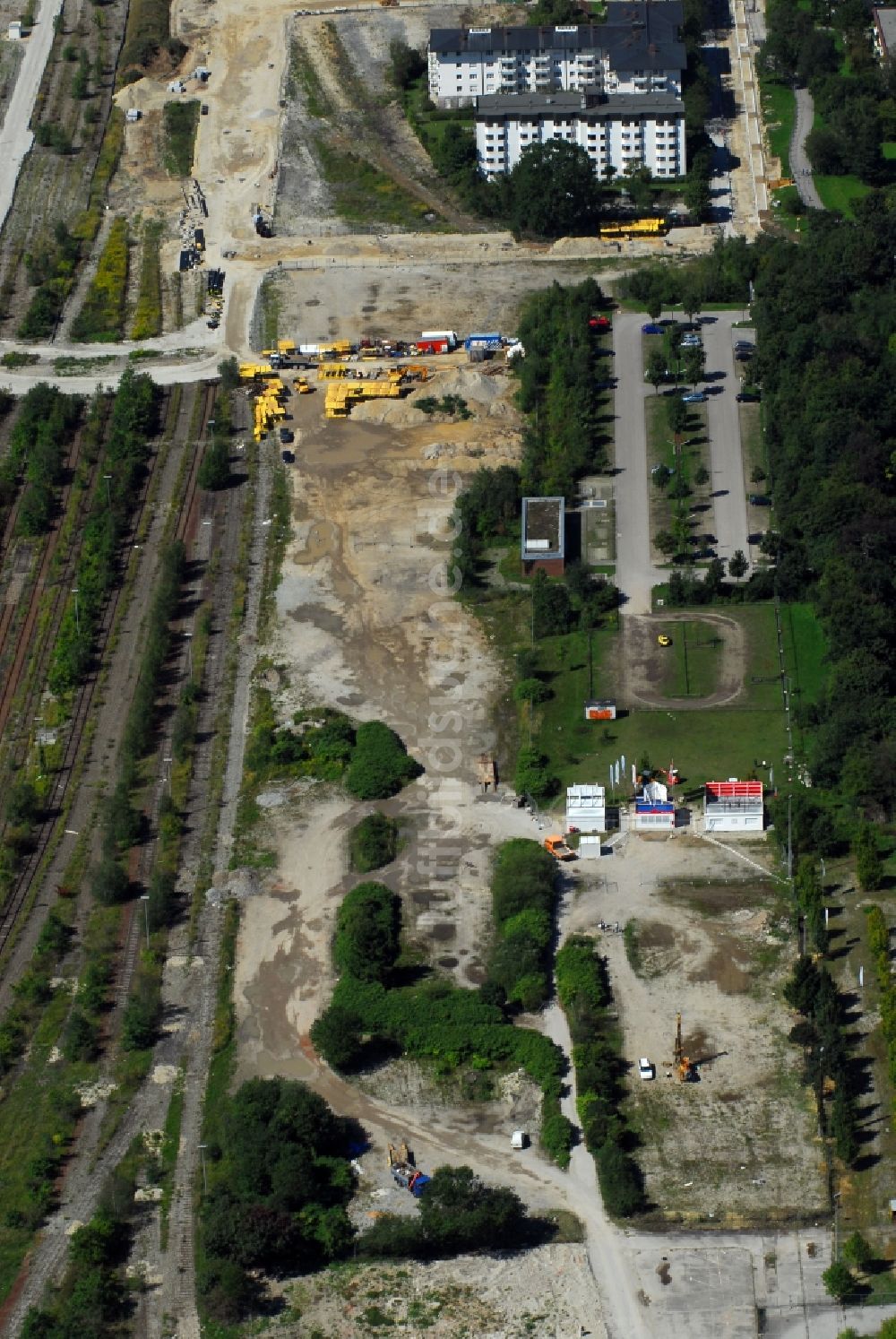 Luftbild München - Baustelle zum Neubau einer Mehrfamilienhaus-Wohnanlage Am Hirschgarten im Ortsteil Neuhausen-Nymphenburg in München im Bundesland Bayern, Deutschland