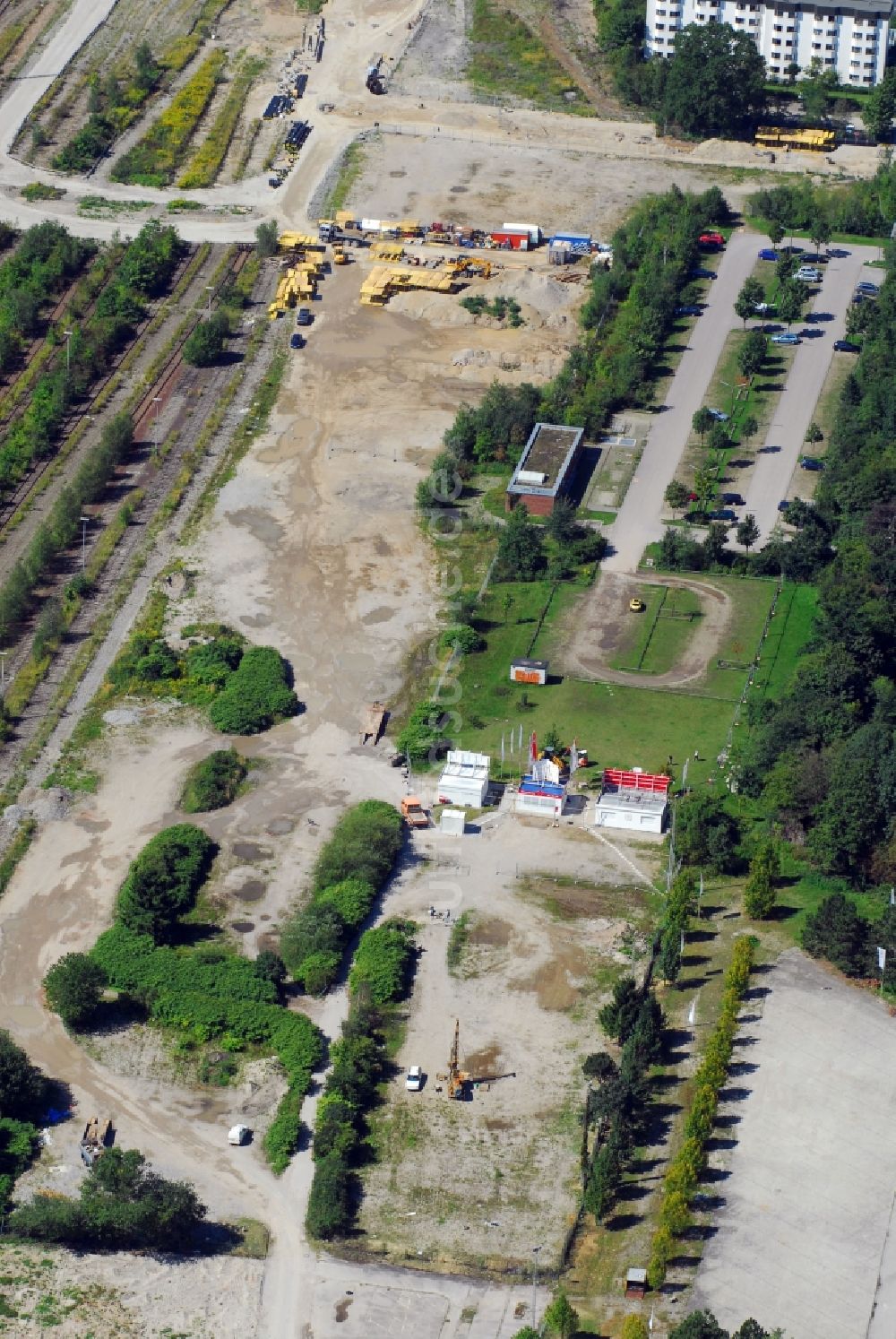 Luftaufnahme München - Baustelle zum Neubau einer Mehrfamilienhaus-Wohnanlage Am Hirschgarten im Ortsteil Neuhausen-Nymphenburg in München im Bundesland Bayern, Deutschland