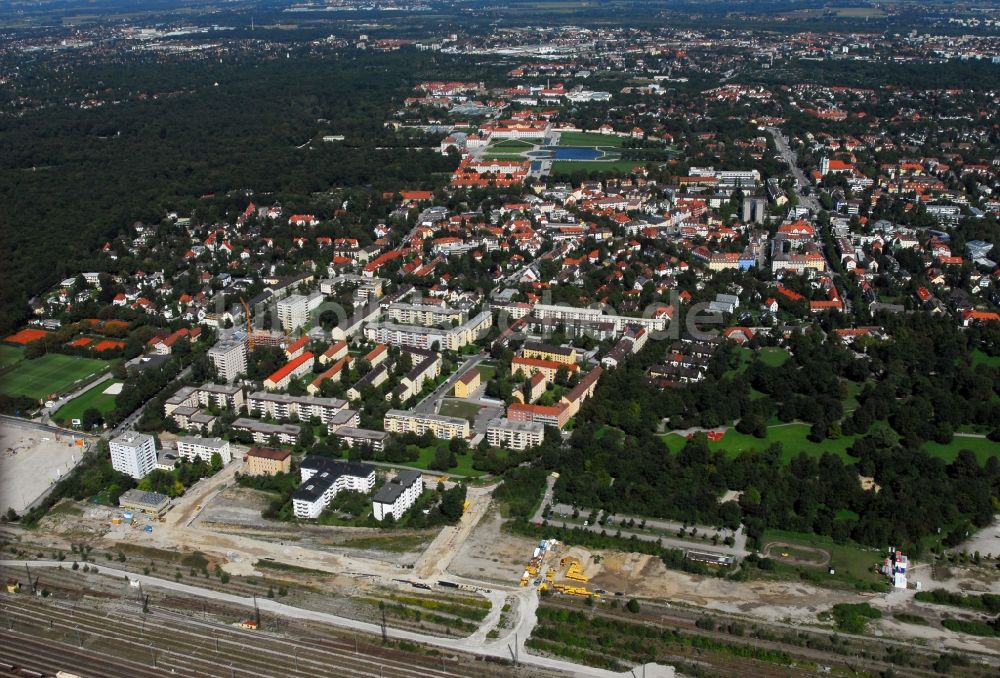 München von oben - Baustelle zum Neubau einer Mehrfamilienhaus-Wohnanlage Am Hirschgarten im Ortsteil Neuhausen-Nymphenburg in München im Bundesland Bayern, Deutschland