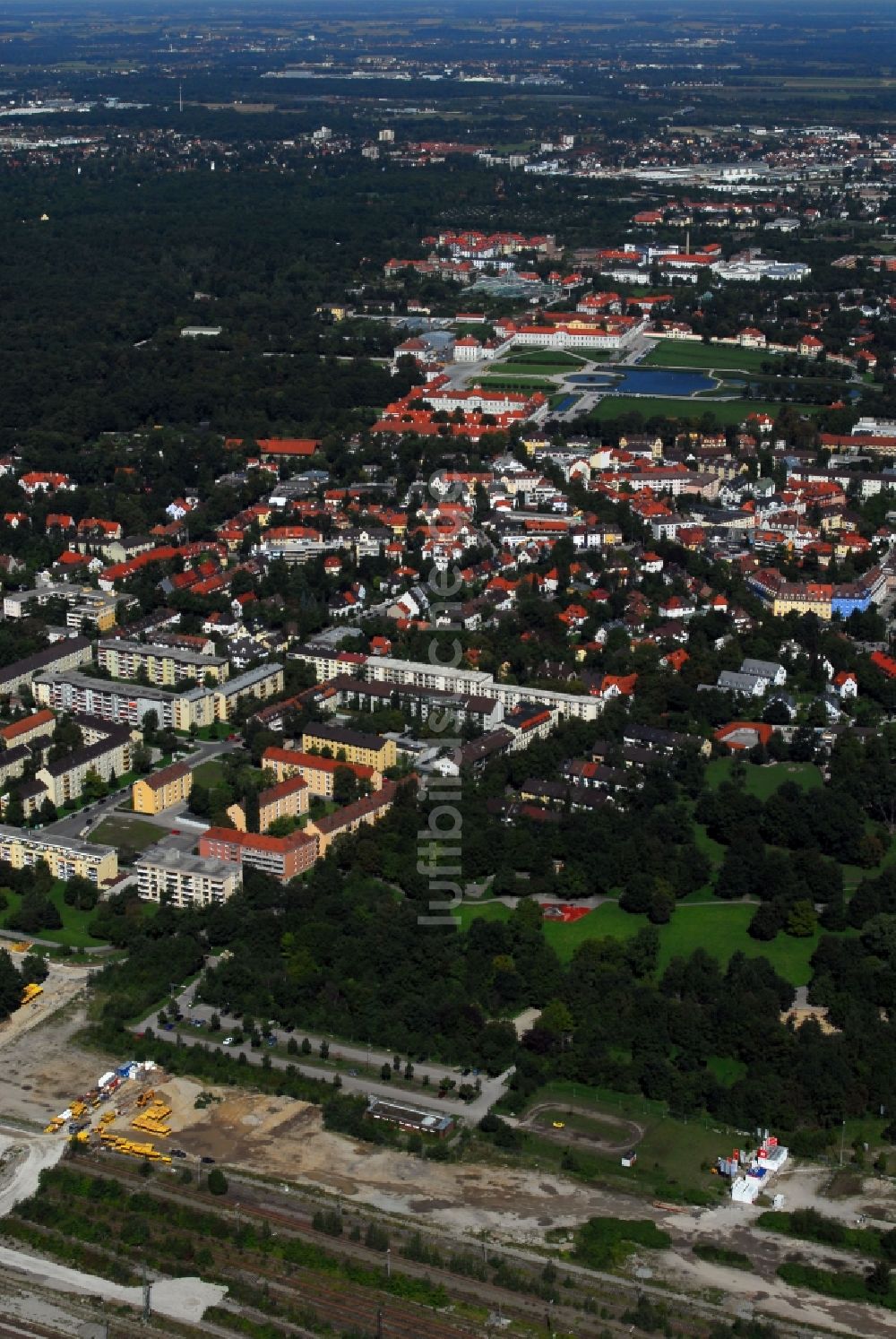 Luftbild München - Baustelle zum Neubau einer Mehrfamilienhaus-Wohnanlage Am Hirschgarten im Ortsteil Neuhausen-Nymphenburg in München im Bundesland Bayern, Deutschland