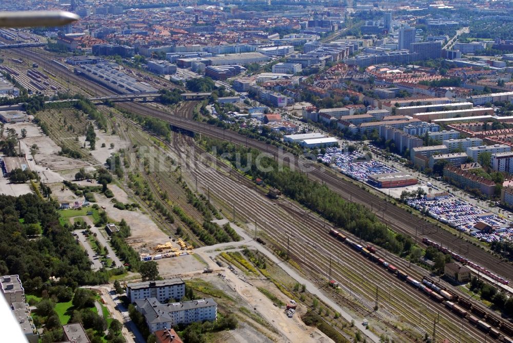 Luftbild München - Baustelle zum Neubau einer Mehrfamilienhaus-Wohnanlage Am Hirschgarten im Ortsteil Neuhausen-Nymphenburg in München im Bundesland Bayern, Deutschland