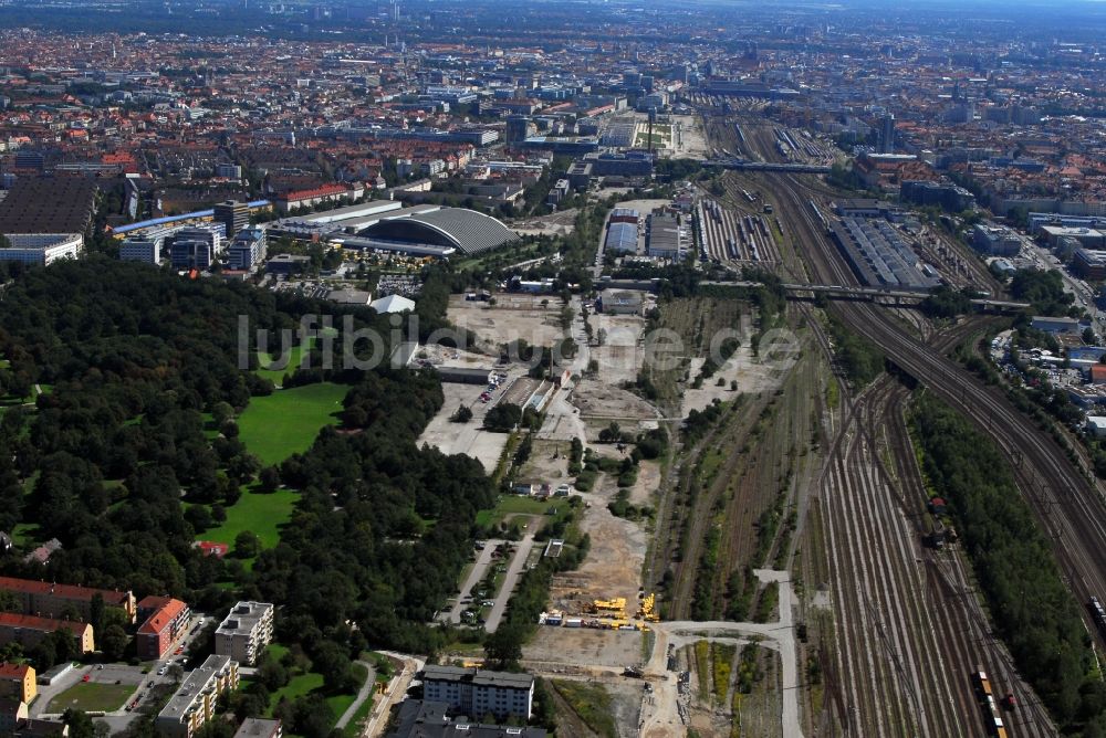 München von oben - Baustelle zum Neubau einer Mehrfamilienhaus-Wohnanlage Am Hirschgarten im Ortsteil Neuhausen-Nymphenburg in München im Bundesland Bayern, Deutschland