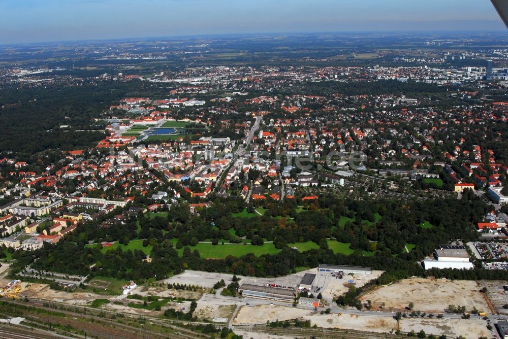 Luftbild München - Baustelle zum Neubau einer Mehrfamilienhaus-Wohnanlage Am Hirschgarten im Ortsteil Neuhausen-Nymphenburg in München im Bundesland Bayern, Deutschland