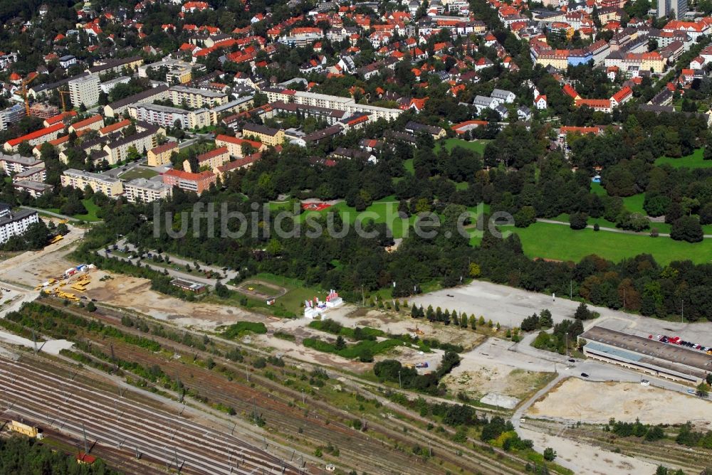 Luftaufnahme München - Baustelle zum Neubau einer Mehrfamilienhaus-Wohnanlage Am Hirschgarten im Ortsteil Neuhausen-Nymphenburg in München im Bundesland Bayern, Deutschland