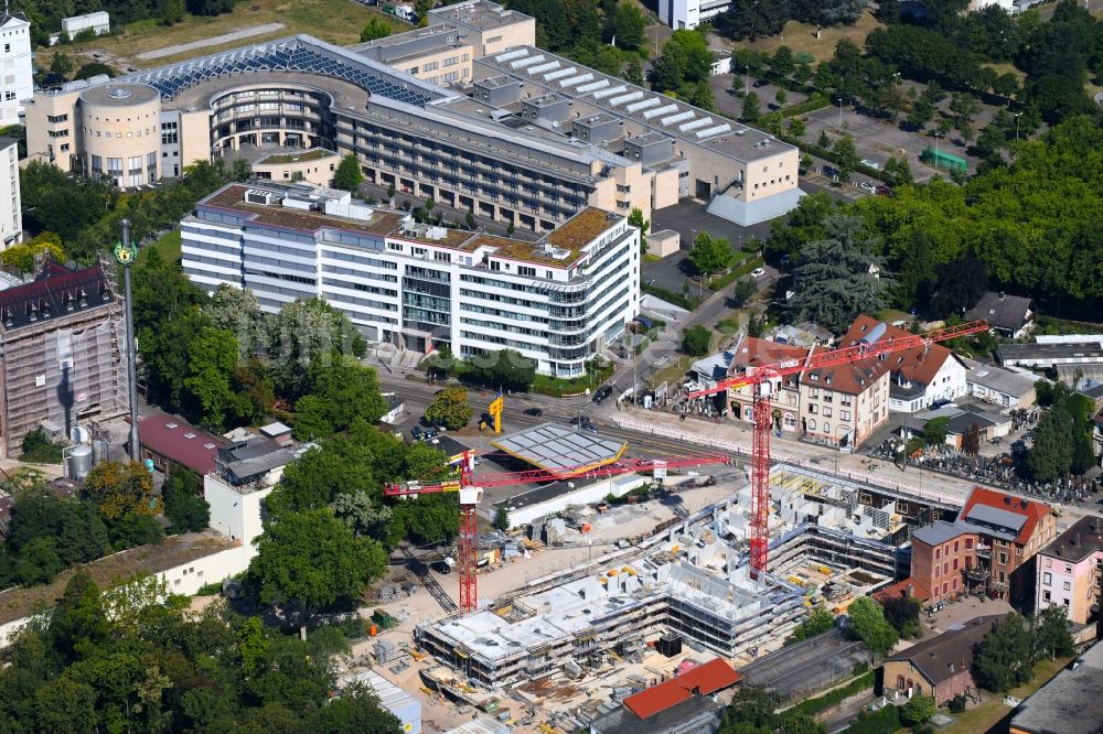 Karlsruhe aus der Vogelperspektive: Baustelle zum Neubau einer Mehrfamilienhaus-Wohnanlage Hoepfner-Areal im Ortsteil Oststadt in Karlsruhe im Bundesland Baden-Württemberg, Deutschland