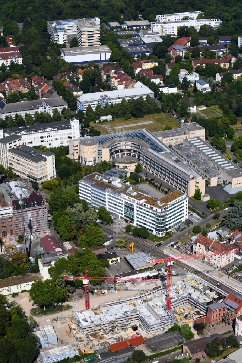 Luftaufnahme Karlsruhe - Baustelle zum Neubau einer Mehrfamilienhaus-Wohnanlage Hoepfner-Areal im Ortsteil Oststadt in Karlsruhe im Bundesland Baden-Württemberg, Deutschland