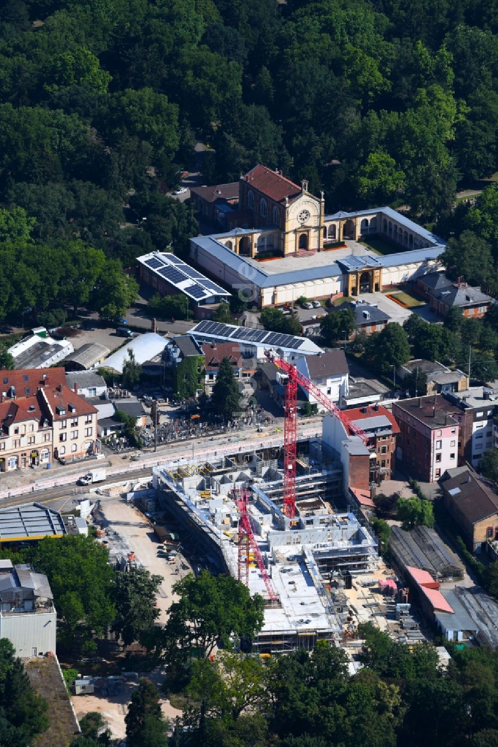 Karlsruhe von oben - Baustelle zum Neubau einer Mehrfamilienhaus-Wohnanlage Hoepfner-Areal im Ortsteil Oststadt in Karlsruhe im Bundesland Baden-Württemberg, Deutschland