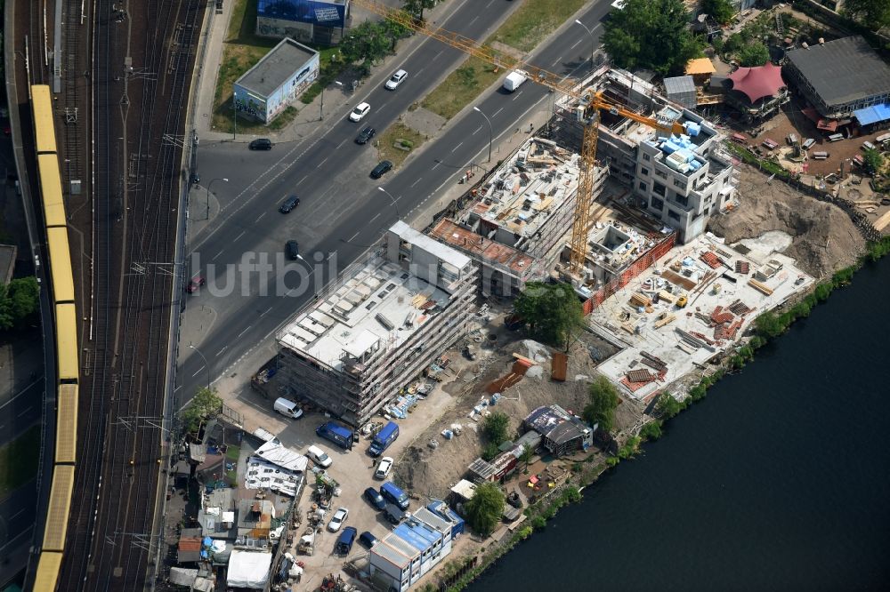 Luftbild Berlin - Baustelle zum Neubau einer Mehrfamilienhaus-Wohnanlage an der Holzmarktstraße in Berlin