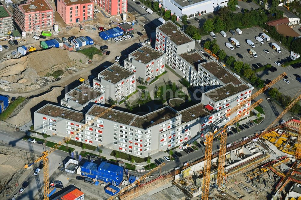 Luftbild München - Baustelle zum Neubau einer Mehrfamilienhaus-Wohnanlage At home im Ortsteil Pasing-Obermenzing in München im Bundesland Bayern, Deutschland