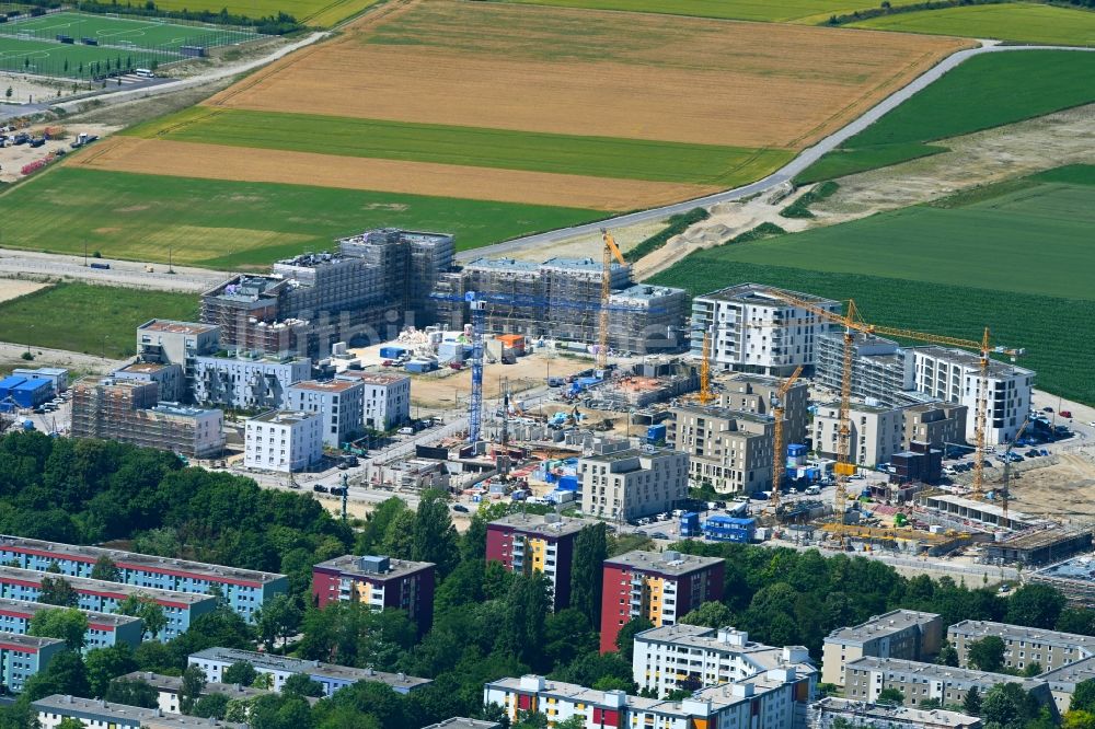 München von oben - Baustelle zum Neubau einer Mehrfamilienhaus-Wohnanlage Hörweg - Aubinger Allee - Christel-Sembach-Krone-Straße in München im Bundesland Bayern, Deutschland