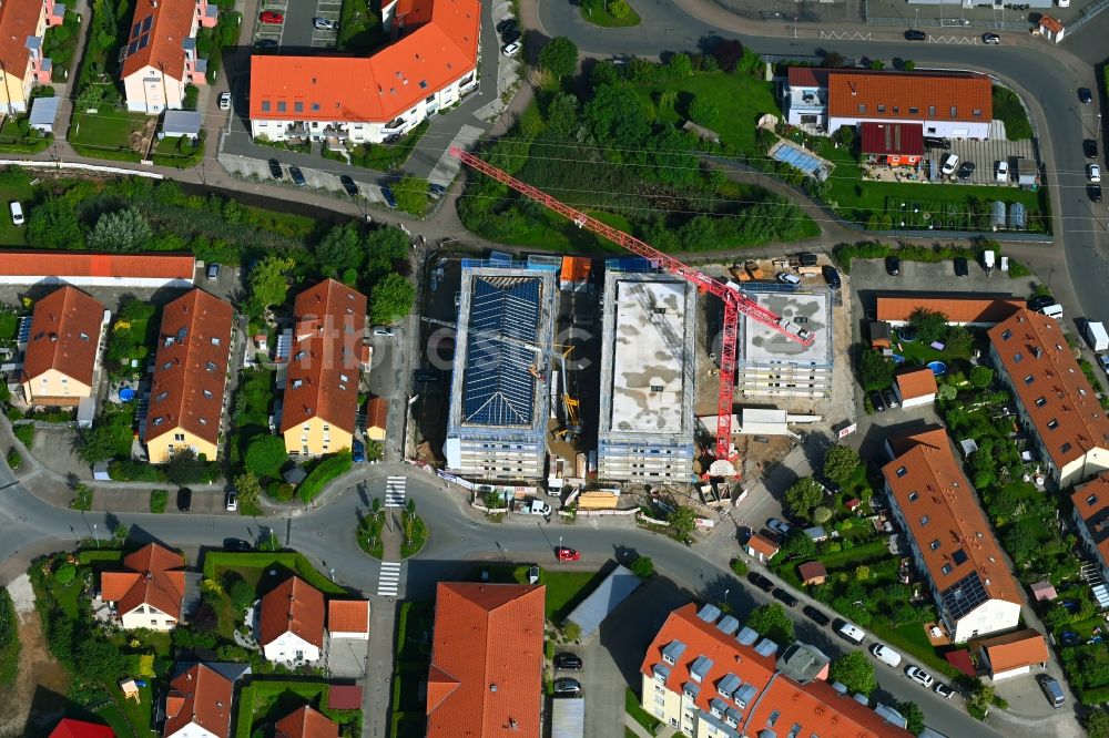 Luftaufnahme Baiersdorf - Baustelle zum Neubau einer Mehrfamilienhaus-Wohnanlage In der Hut in Baiersdorf im Bundesland Bayern, Deutschland