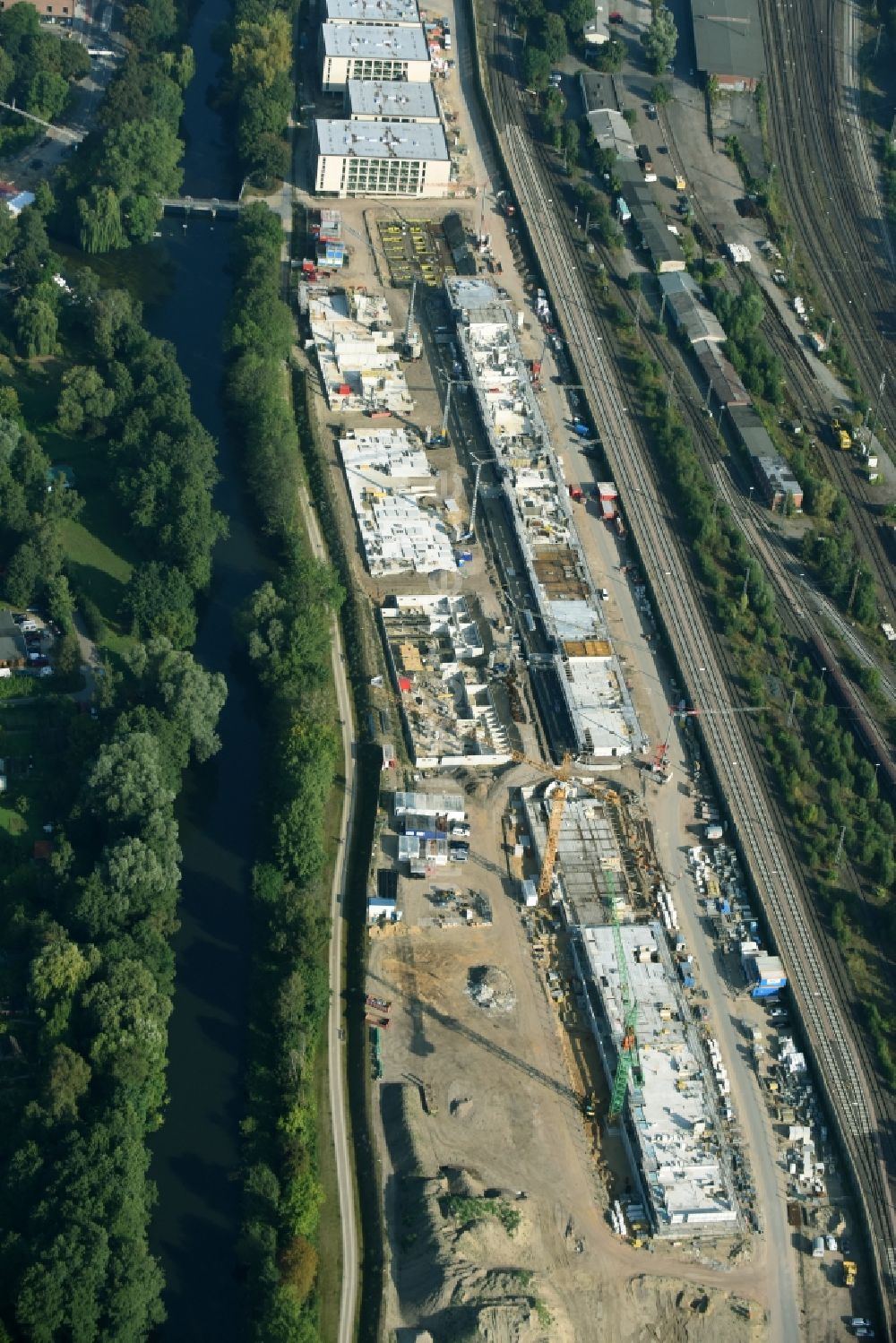 Luftbild Lüneburg - Baustelle zum Neubau einer Mehrfamilienhaus-Wohnanlage Ilmenaugarten in Lüneburg im Bundesland Niedersachsen