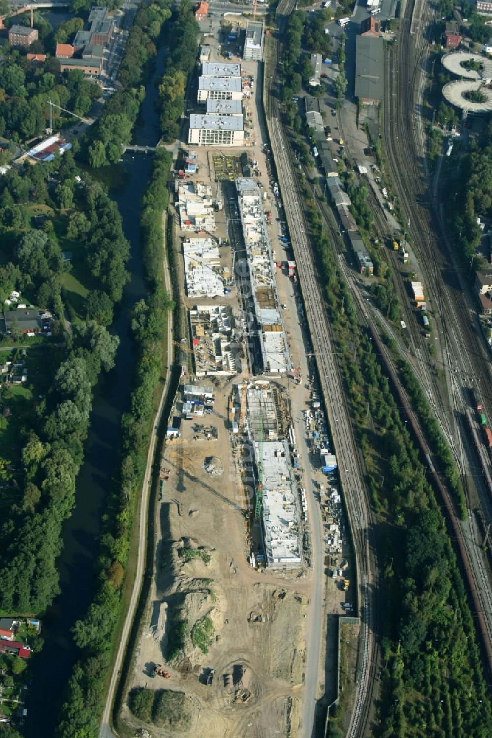 Luftaufnahme Lüneburg - Baustelle zum Neubau einer Mehrfamilienhaus-Wohnanlage Ilmenaugarten in Lüneburg im Bundesland Niedersachsen