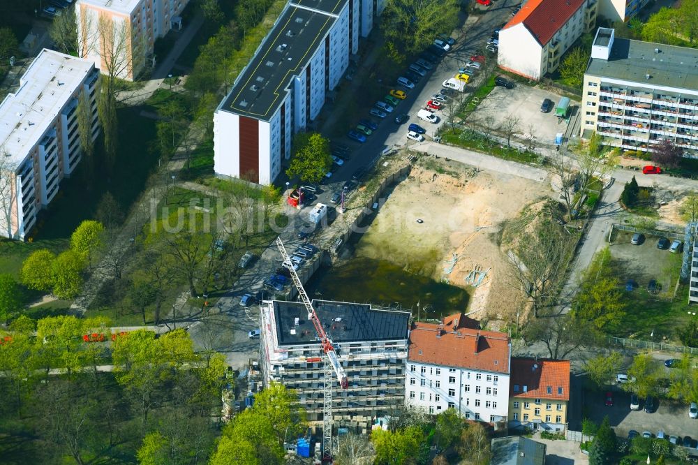 Luftbild Berlin - Baustelle zum Neubau einer Mehrfamilienhaus-Wohnanlage der C&P IMMOBILIEN AG an der Alfred-Kowalke-Straße im Ortsteil Lichtenberg in Berlin, Deutschland