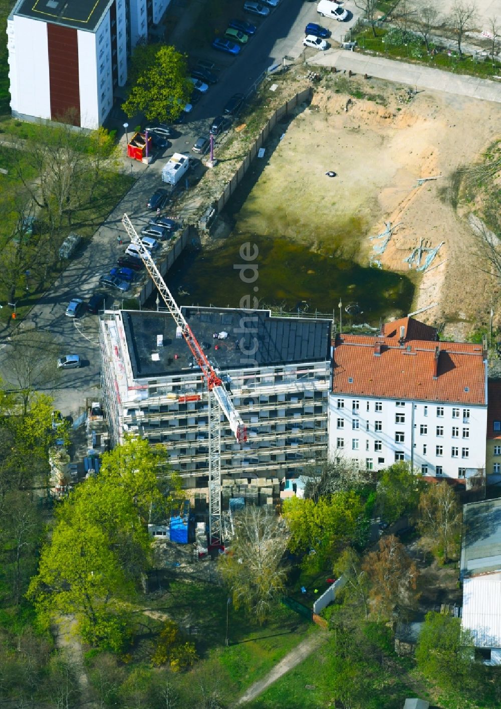 Luftaufnahme Berlin - Baustelle zum Neubau einer Mehrfamilienhaus-Wohnanlage der C&P IMMOBILIEN AG an der Alfred-Kowalke-Straße im Ortsteil Lichtenberg in Berlin, Deutschland