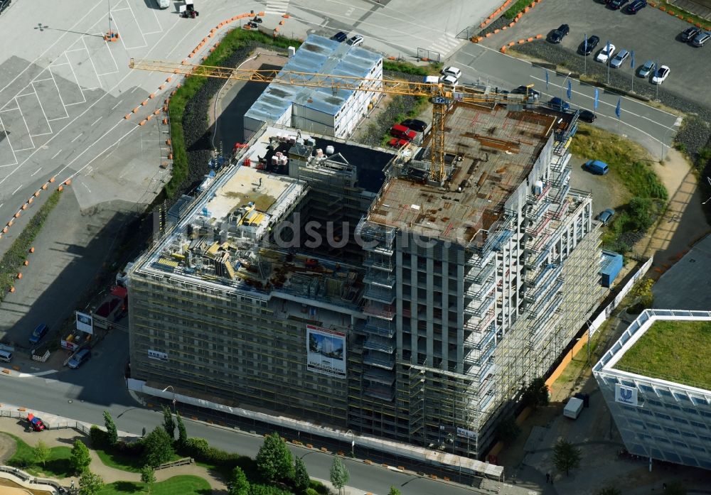 Hamburg aus der Vogelperspektive: Baustelle zum Neubau einer Mehrfamilienhaus-Wohnanlage des Immobilienunternehmens Engel & Völkers im Ortsteil Hafencity in Hamburg, Deutschland