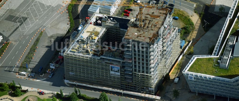 Luftaufnahme Hamburg - Baustelle zum Neubau einer Mehrfamilienhaus-Wohnanlage des Immobilienunternehmens Engel & Völkers im Ortsteil Hafencity in Hamburg, Deutschland