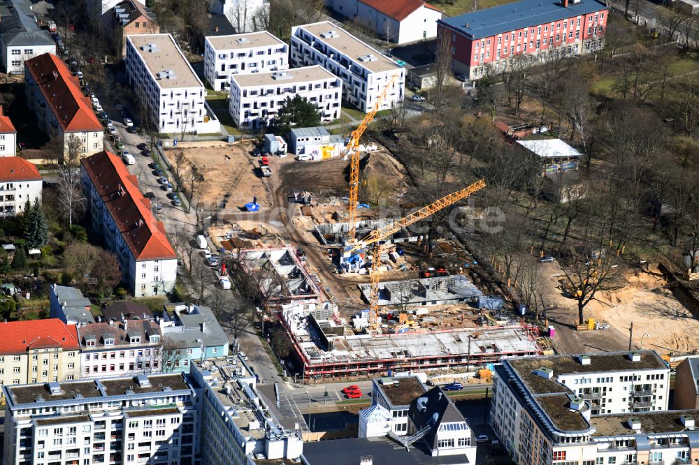 Berlin von oben - Baustelle zum Neubau einer Mehrfamilienhaus-Wohnanlage Joachimstraße Ecke Lindenstraße im Ortsteil Köpenick in Berlin