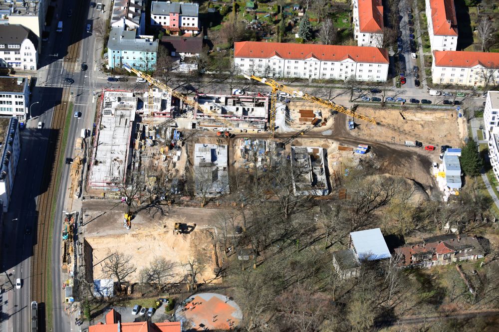 Berlin aus der Vogelperspektive: Baustelle zum Neubau einer Mehrfamilienhaus-Wohnanlage Joachimstraße Ecke Lindenstraße im Ortsteil Köpenick in Berlin