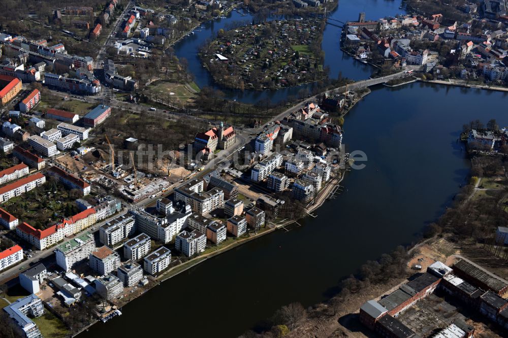 Luftaufnahme Berlin - Baustelle zum Neubau einer Mehrfamilienhaus-Wohnanlage Joachimstraße Ecke Lindenstraße im Ortsteil Köpenick in Berlin