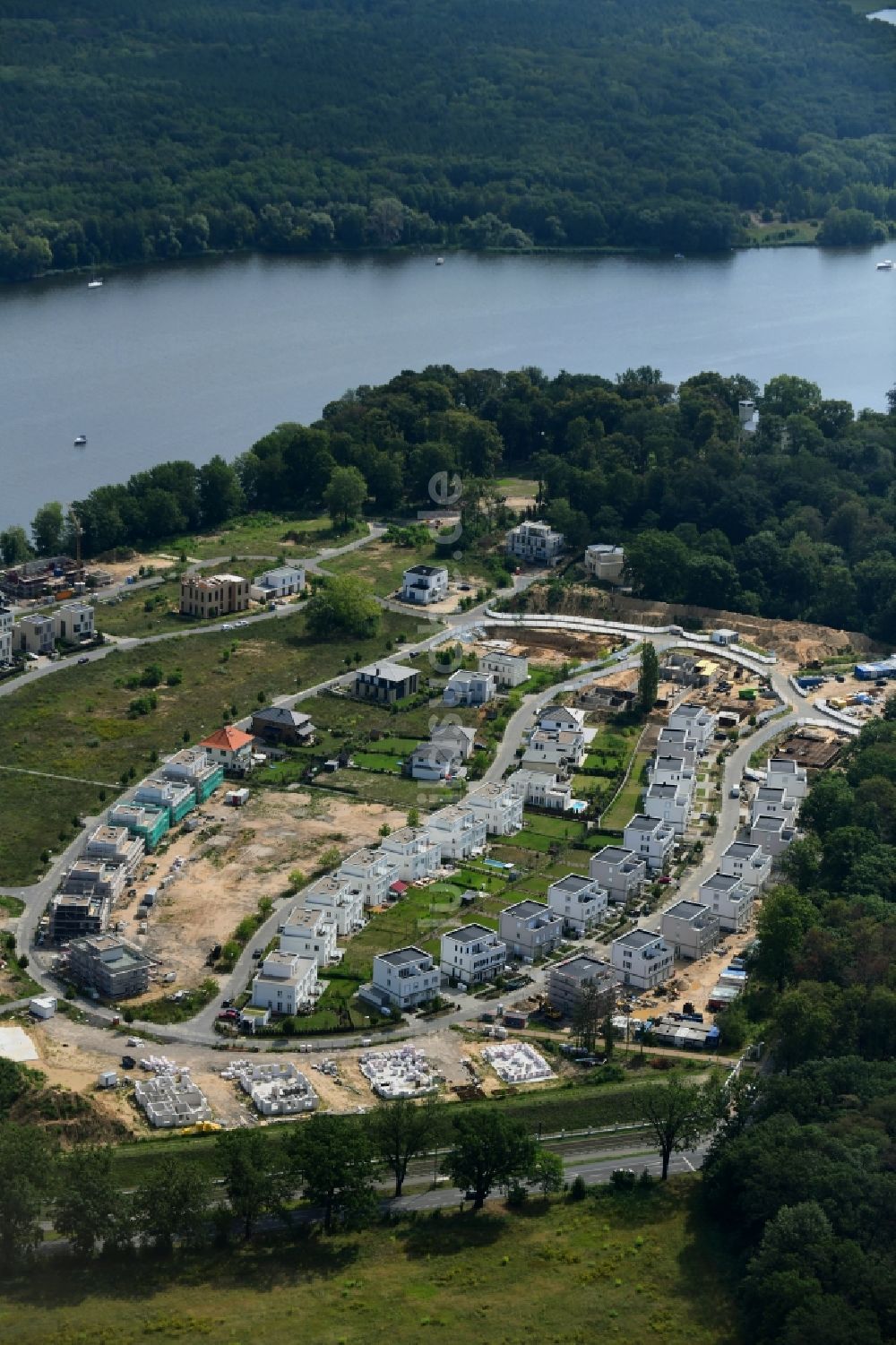 Potsdam aus der Vogelperspektive: Baustelle zum Neubau einer Mehrfamilienhaus-Wohnanlage am Jungfernsee in Potsdam im Bundesland Brandenburg, Deutschland