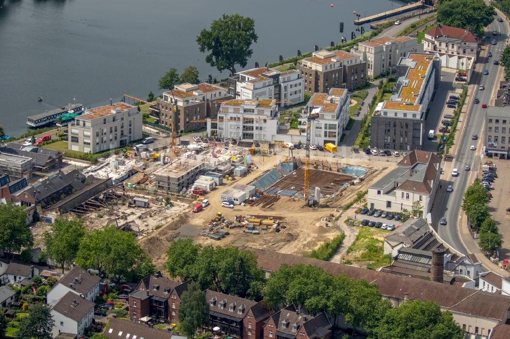 Essen aus der Vogelperspektive: Baustelle zum Neubau einer Mehrfamilienhaus-Wohnanlage an der Kettwiger Seepromenade in Essen im Bundesland Nordrhein-Westfalen