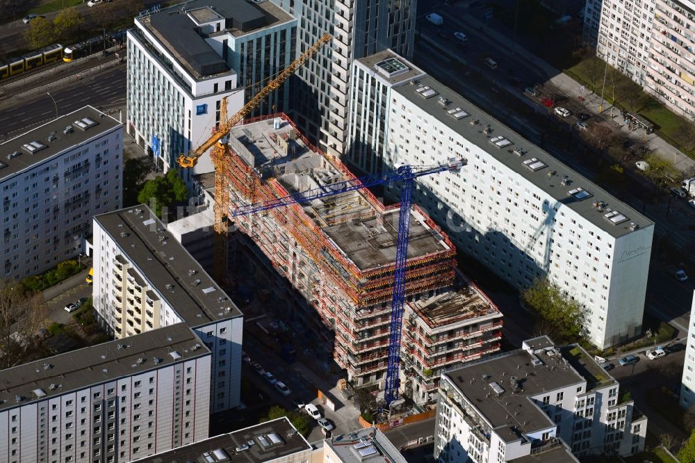 Luftaufnahme Berlin - Baustelle zum Neubau einer Mehrfamilienhaus-Wohnanlage Königstadt Quartier am Alexanderplatz in Berlin, Deutschland