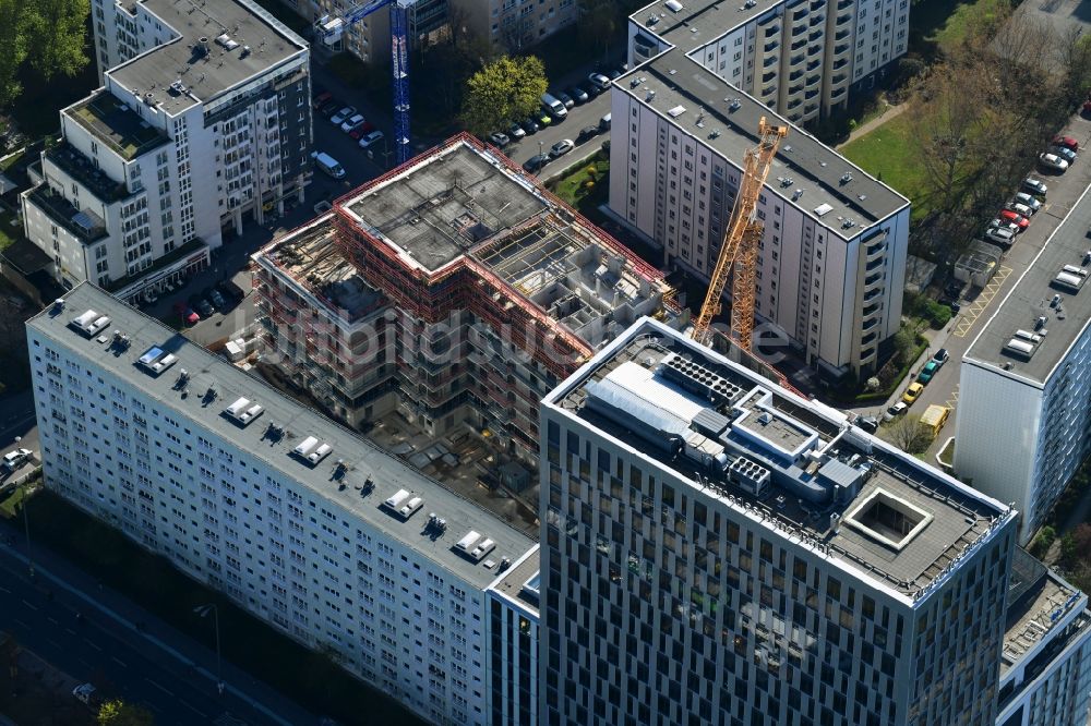 Luftbild Berlin - Baustelle zum Neubau einer Mehrfamilienhaus-Wohnanlage Königstadt Quartier am Alexanderplatz in Berlin, Deutschland