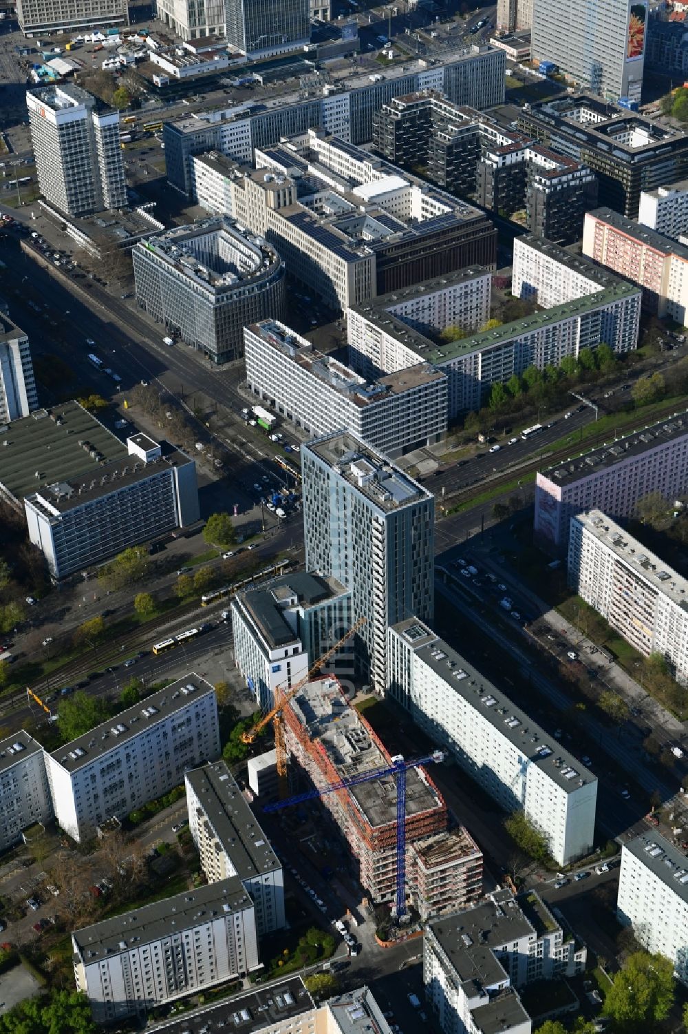 Luftbild Berlin - Baustelle zum Neubau einer Mehrfamilienhaus-Wohnanlage Königstadt Quartier am Alexanderplatz in Berlin, Deutschland