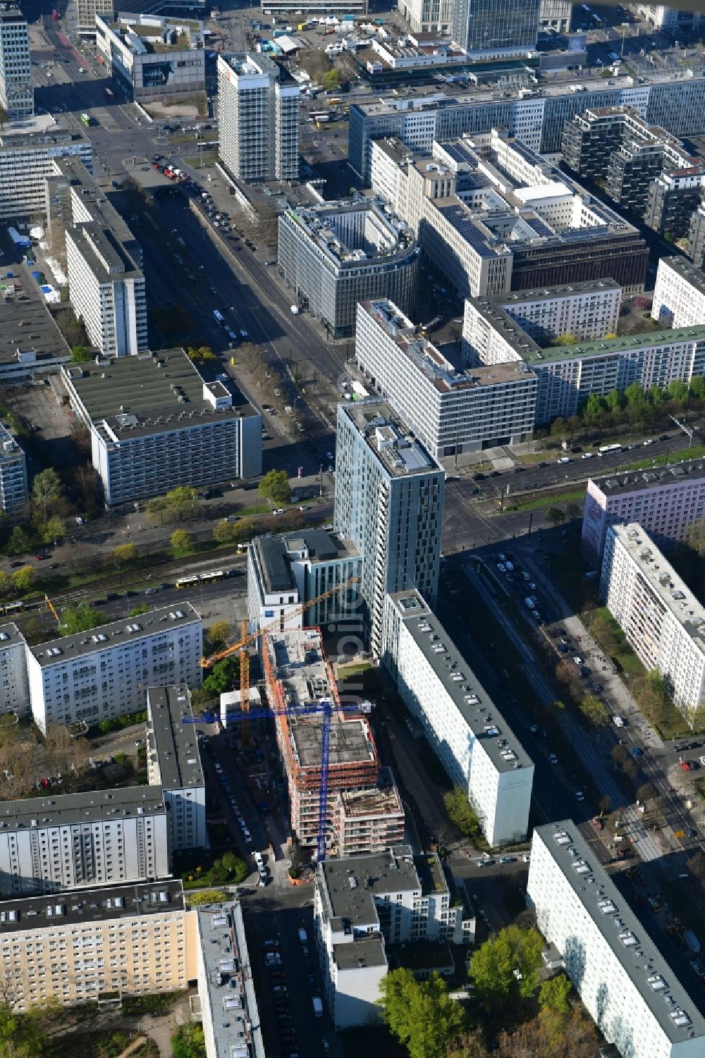 Luftaufnahme Berlin - Baustelle zum Neubau einer Mehrfamilienhaus-Wohnanlage Königstadt Quartier am Alexanderplatz in Berlin, Deutschland