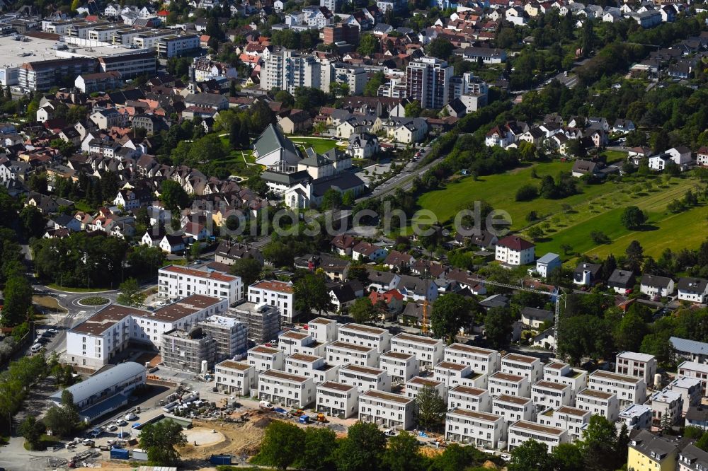 Luftaufnahme Friedrichsdorf - Baustelle zum Neubau einer Mehrfamilienhaus-Wohnanlage ÖkoSiedlung in Friedrichsdorf im Bundesland Hessen, Deutschland