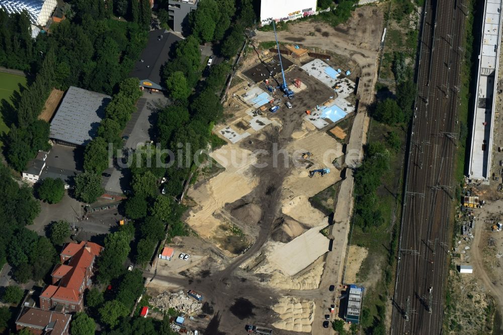 Luftbild Berlin - Baustelle zum Neubau einer Mehrfamilienhaus-Wohnanlage Kruppstraße - Lehrter Straße in Berlin