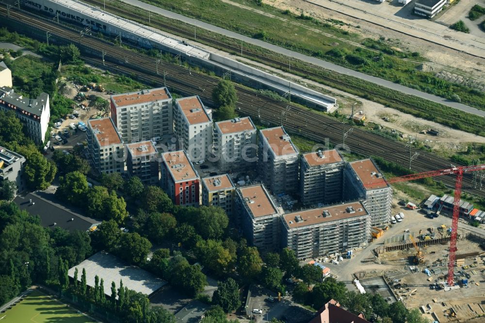 Berlin aus der Vogelperspektive: Baustelle zum Neubau einer Mehrfamilienhaus-Wohnanlage Kruppstraße - Lehrter Straße in Berlin