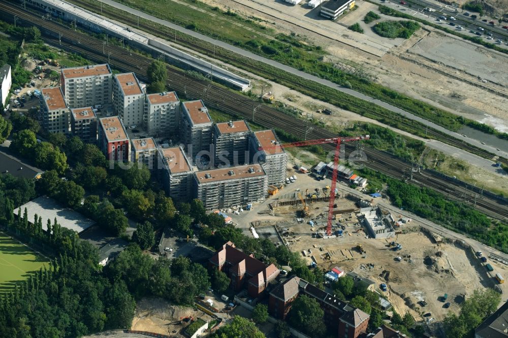 Luftbild Berlin - Baustelle zum Neubau einer Mehrfamilienhaus-Wohnanlage Kruppstraße - Lehrter Straße in Berlin