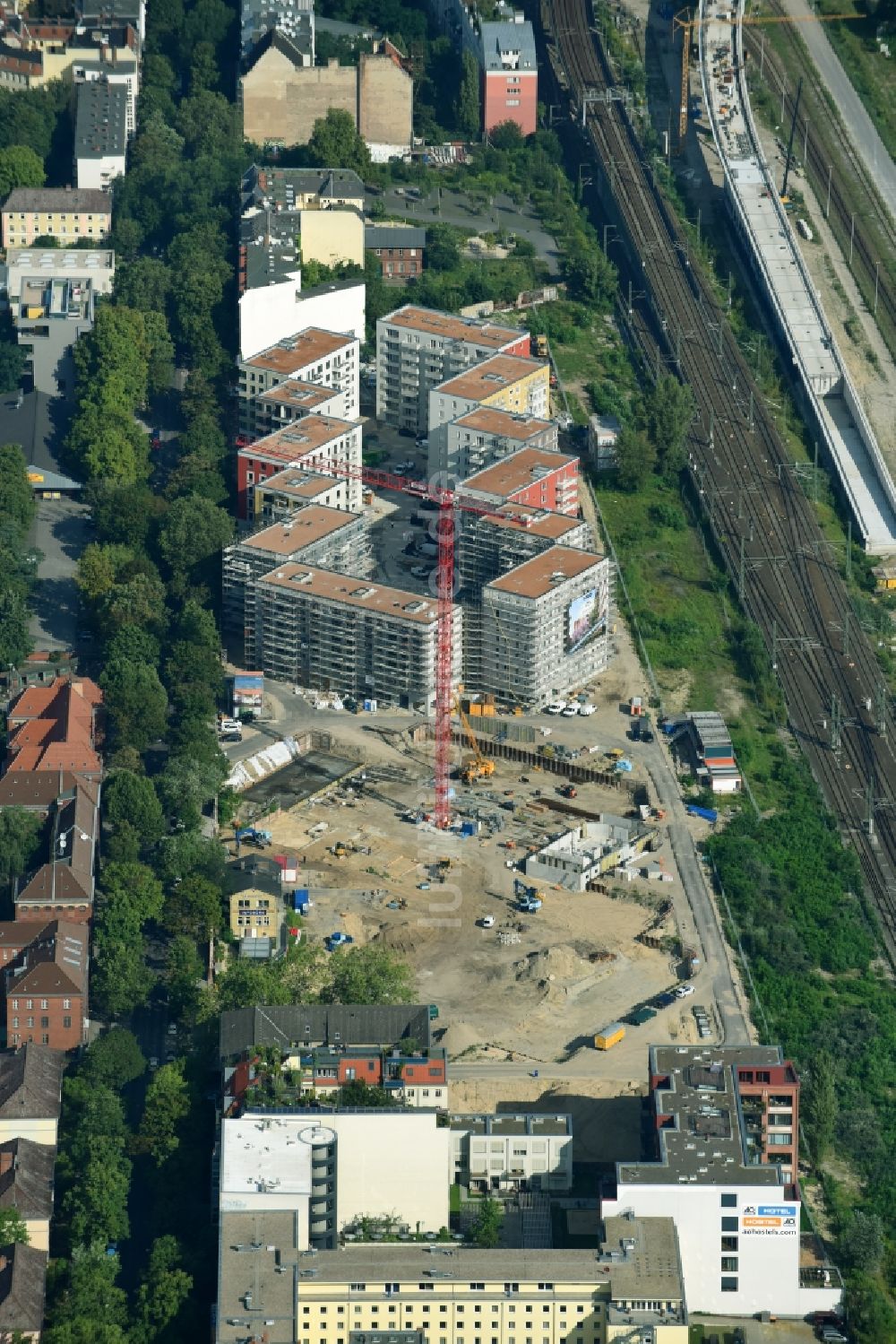 Luftbild Berlin - Baustelle zum Neubau einer Mehrfamilienhaus-Wohnanlage Kruppstraße - Lehrter Straße in Berlin