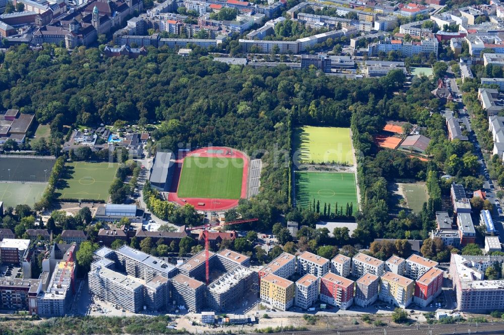 Luftbild Berlin - Baustelle zum Neubau einer Mehrfamilienhaus-Wohnanlage Kruppstraße - Lehrter Straße in Berlin