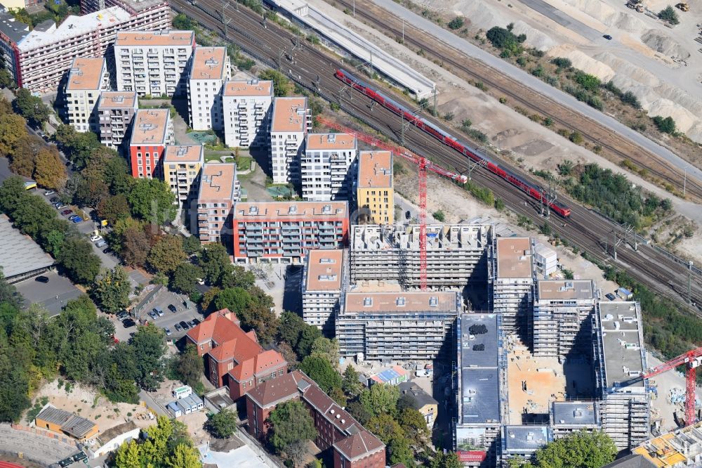 Berlin aus der Vogelperspektive: Baustelle zum Neubau einer Mehrfamilienhaus-Wohnanlage Kruppstraße - Lehrter Straße in Berlin