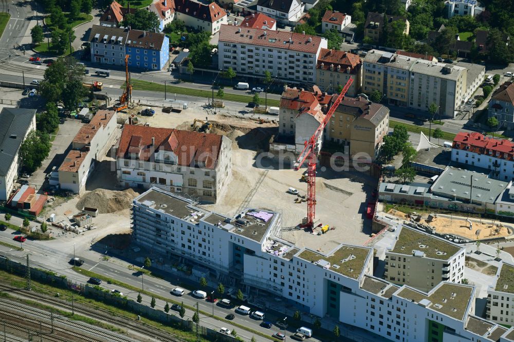 München aus der Vogelperspektive: Baustelle zum Neubau einer Mehrfamilienhaus-Wohnanlage Kuvertfabrik im Ortsteil Pasing-Obermenzing in München im Bundesland Bayern, Deutschland