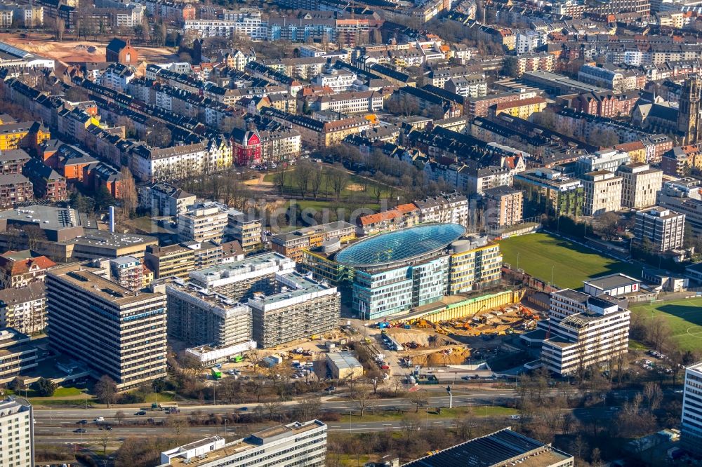 Düsseldorf von oben - Baustelle zum Neubau einer Mehrfamilienhaus-Wohnanlage „LaVie“ in Düsseldorf im Bundesland Nordrhein-Westfalen, Deutschland