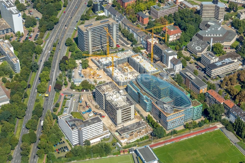 Düsseldorf aus der Vogelperspektive: Baustelle zum Neubau einer Mehrfamilienhaus-Wohnanlage „LaVie“ an der Schwannstraße in Düsseldorf im Bundesland Nordrhein-Westfalen, Deutschland