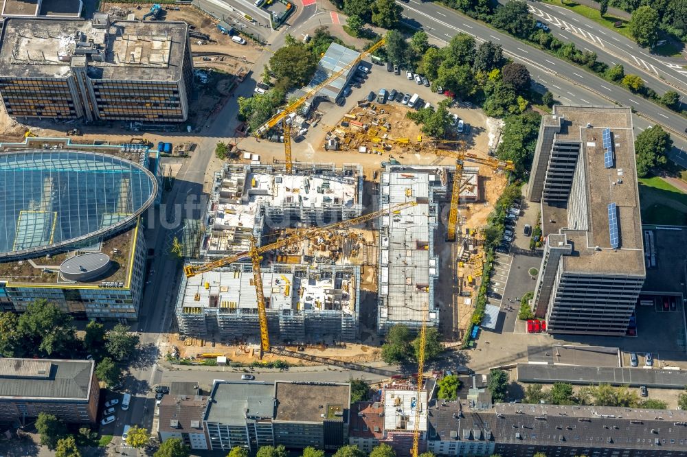 Düsseldorf von oben - Baustelle zum Neubau einer Mehrfamilienhaus-Wohnanlage „LaVie“ an der Schwannstraße in Düsseldorf im Bundesland Nordrhein-Westfalen, Deutschland