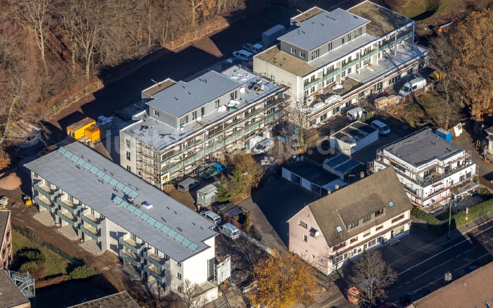 Lüdenscheid von oben - Baustelle zum Neubau einer Mehrfamilienhaus-Wohnanlage in Lüdenscheid im Bundesland Nordrhein-Westfalen, Deutschland