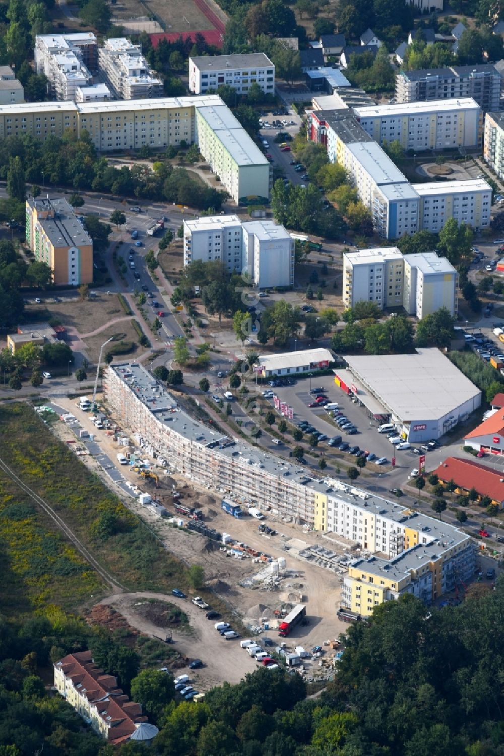 Teltow aus der Vogelperspektive: Baustelle zum Neubau einer Mehrfamilienhaus-Wohnanlage Lichterfelder Allee Ecke Schönower Straße in Teltow im Bundesland Brandenburg, Deutschland