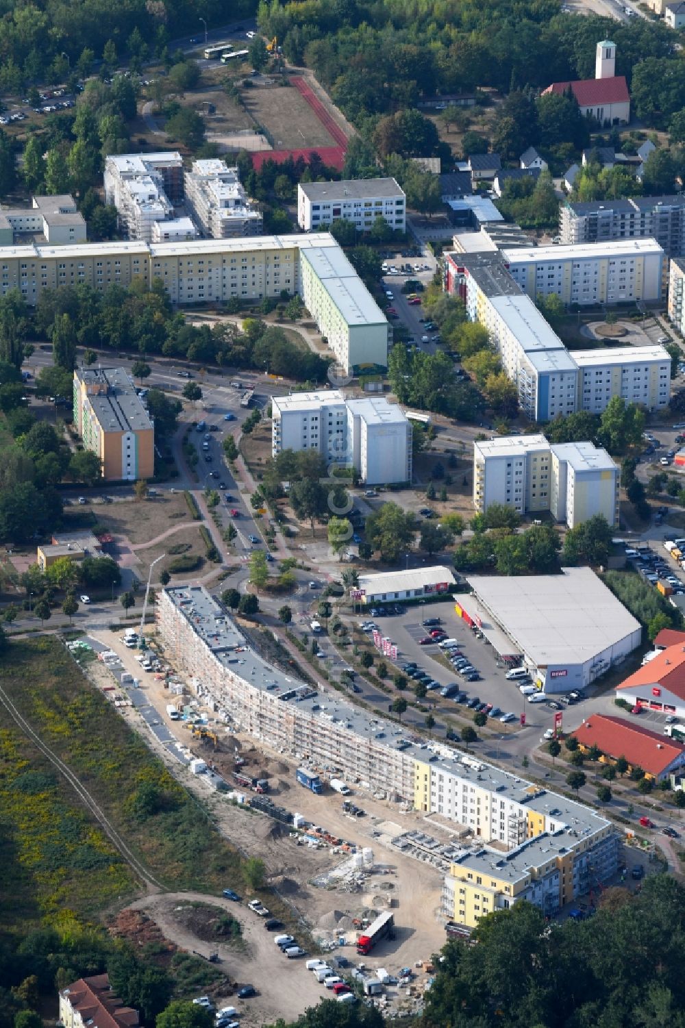 Teltow aus der Vogelperspektive: Baustelle zum Neubau einer Mehrfamilienhaus-Wohnanlage Lichterfelder Allee Ecke Schönower Straße in Teltow im Bundesland Brandenburg, Deutschland