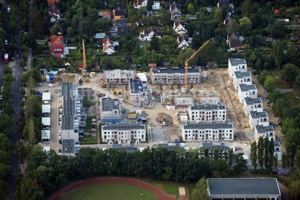 Berlin von oben - Baustelle zum Neubau der Mehrfamilienhaus-Wohnanlage My Life Lankwitz in Berlin