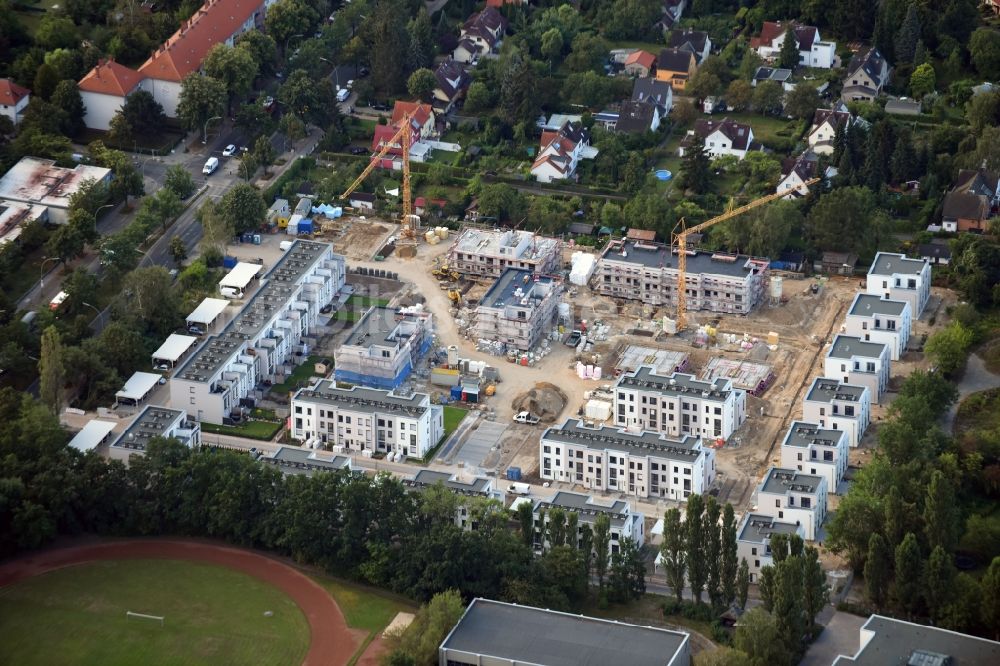 Berlin aus der Vogelperspektive: Baustelle zum Neubau der Mehrfamilienhaus-Wohnanlage My Life Lankwitz in Berlin